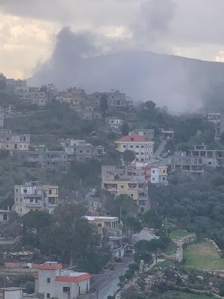 OSINTMilTracker's tweet photo. ⚡⚠️ URGENT – #Lebanon: The Israeli Air Force carried out an air strike in #BeitLif, far behind from the current frontline.
👁️🗨️ https://t.co/r53zWj4zmp https://t.co/1V8jbFsGrq