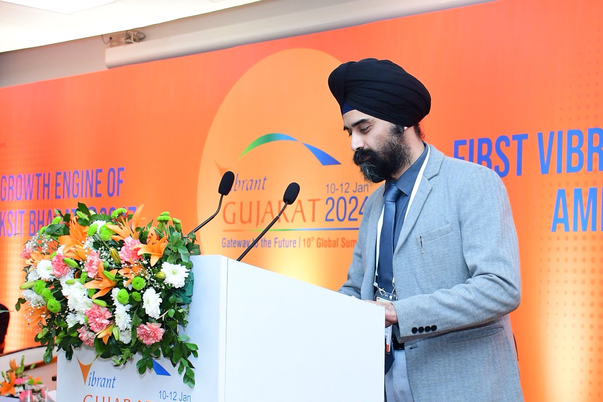 Shri Supreet Singh Gulati, IAS, MD - #DICDL today delivered his welcome address at the #VibrantGujarat2024 seminar 'Dholera - A Greenfield Smart City for Smart Businesses. @PMOIndia | @CMOGuj | @InfoGujarat | @VibrantGujarat | @nicdc01 | @AChaudhary01 | @Sanjayguj |…