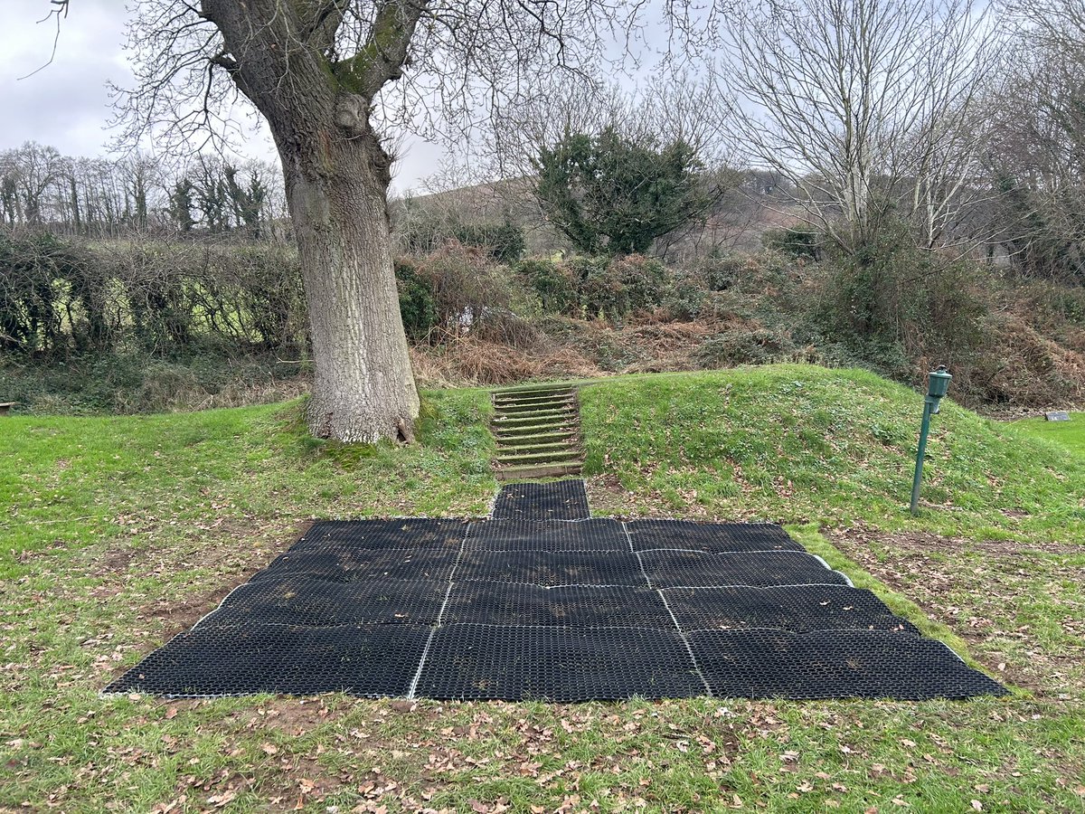 MarkSim93794378's tweet image. Course set-up, debris tidied around 1st/3rd and another rubber matting project completed plus quality of cut set-up on the hand mowers 👊

#winterprojects #greenkeeping @MonmouthshireGC
