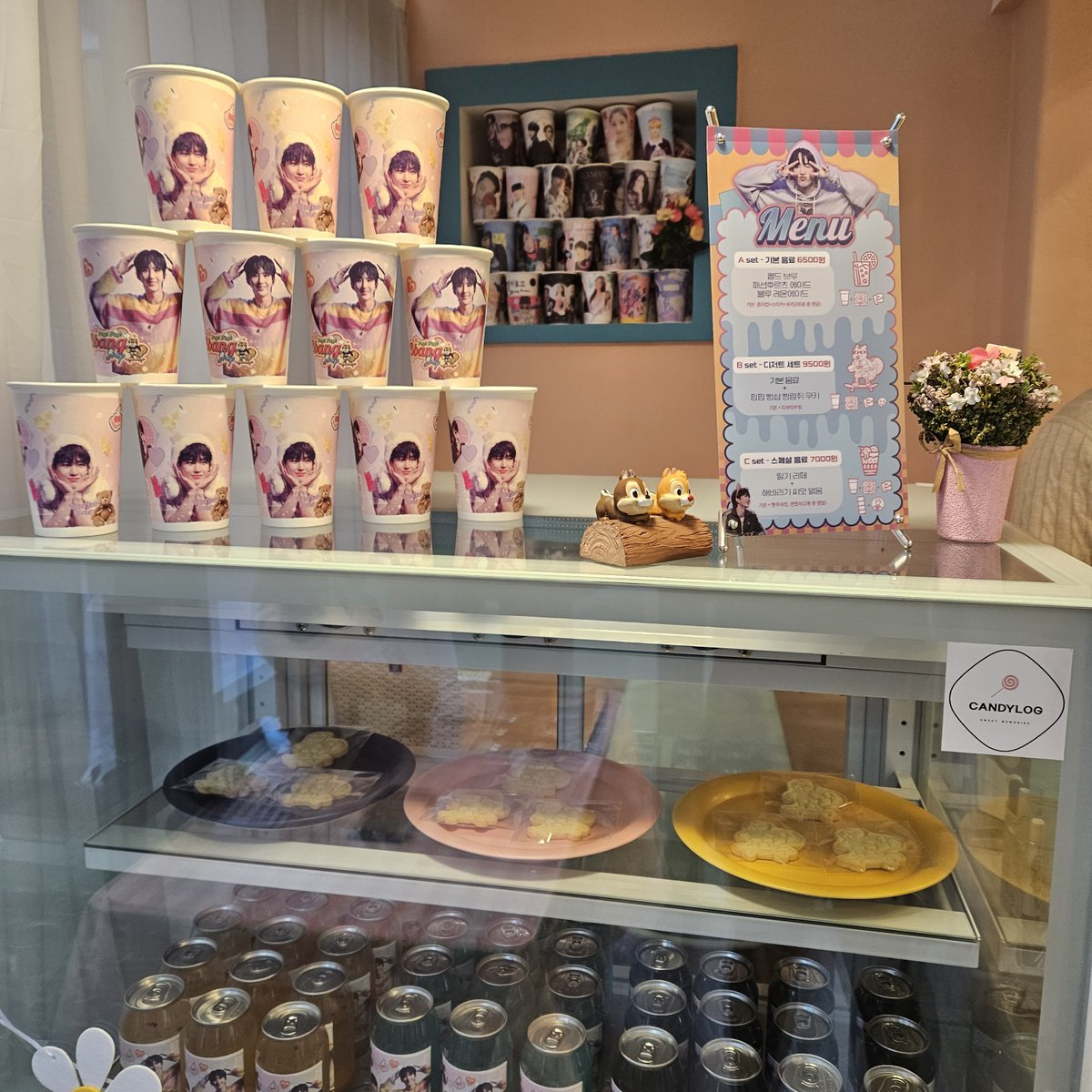 cafecandylog's tweet photo. 오늘은 무슨날❤️~? 지금이 ���시야❤️~?
3일간의 빵며듬.
3일간의 소중한 추억을 마무리 지었습니다. 
긴 여운이 남는 #빵주데이 #빵주시 #빵주라떼 완벽함.

#다시시작된_병주의_빛나는_30살 
#앞으로도_빛날_빵주를_응원해
#연극이_끝나고_난_뒤
#병주야_잘하고_있어 https://t.co/PATaFmGhWB