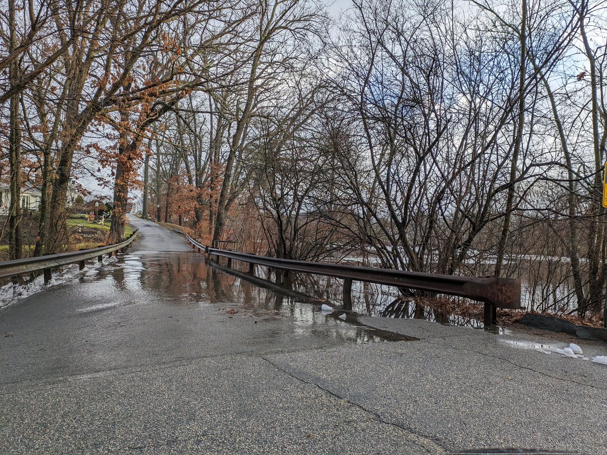 January 10, 2024. Meshanticut Lake, Cranston RI #wx <a href="/WX1BOX/">SNE Amateur Radio Skywarn</a> <a href="/NWSBoston/">NWS Boston</a>