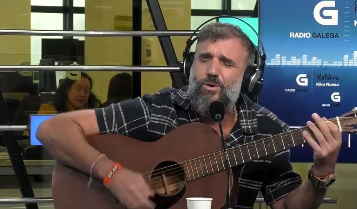 GxDRadioGalega's tweet photo. Sobre barbas, xente presumida, pendóns e perrucas. Con @Tonhitodepoi no #Poigrama. https://t.co/BS6zLYBPWA https://t.co/vXbtHB8oi3