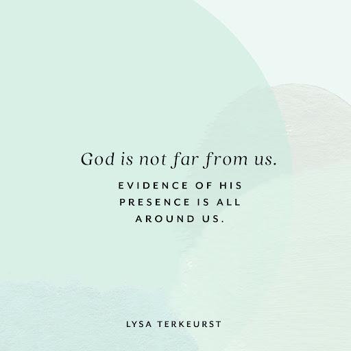 LysaTerKeurst's tweet photo. Every now &amp; then I’ll catch glimpses of beauty that feel so right. I wonder if these are like arrows pointing us heavenward. Little reminders to our soul that Glory is real &amp; God is good.

God's not far from us. Evidence of His presence is all around us just waiting to be seen. https://t.co/aIU6RmH65Q