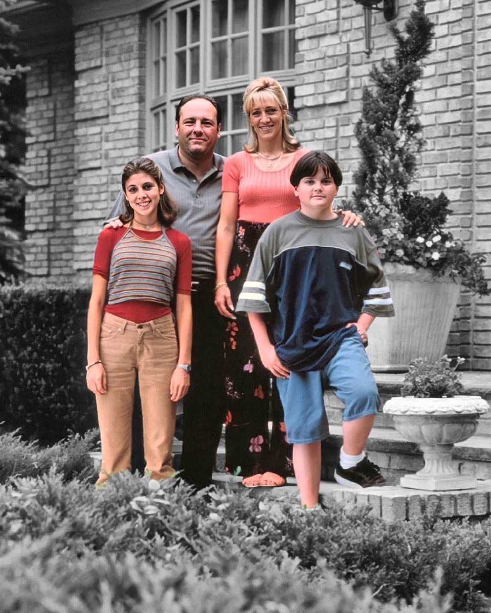 25 years later and the sopranos are still the most iconic family on tv