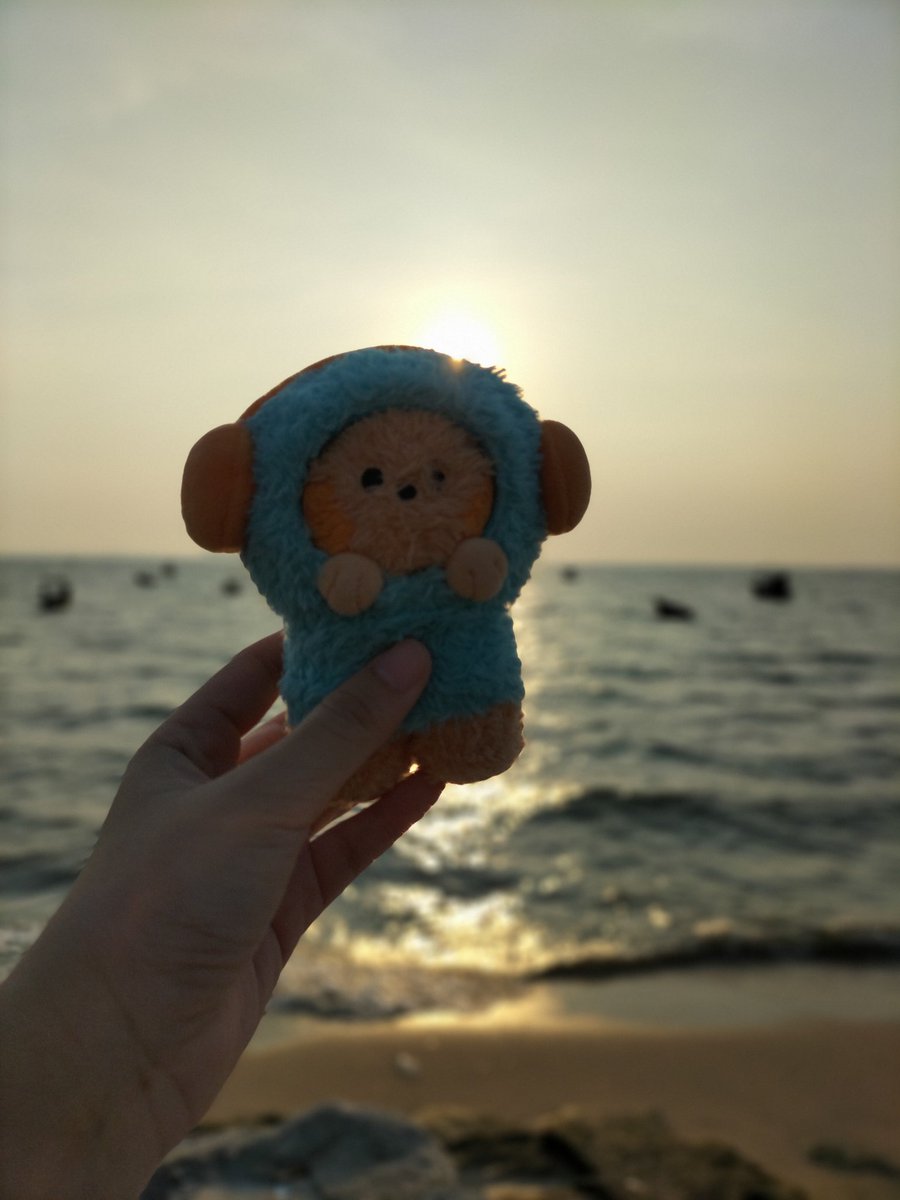 twxntyshi's tweet photo. #MATETSU with 🌅🌊 https://t.co/eZfDvlEXcL