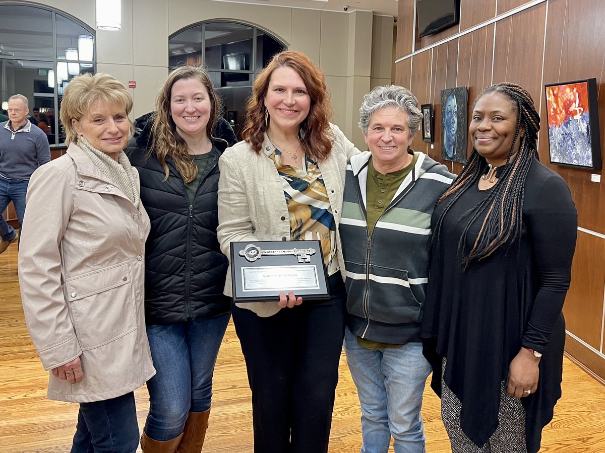 CTRTiger's tweet image. 🔑 Honored to receive the Key to the City of Greer last night! Grateful for the recognition and proud to work with the amazing team of staff, board, &amp;amp; volunteers at Greer Relief. Thank you, Mayor Rick Danner, and neighbors who supports our community efforts! 🌟