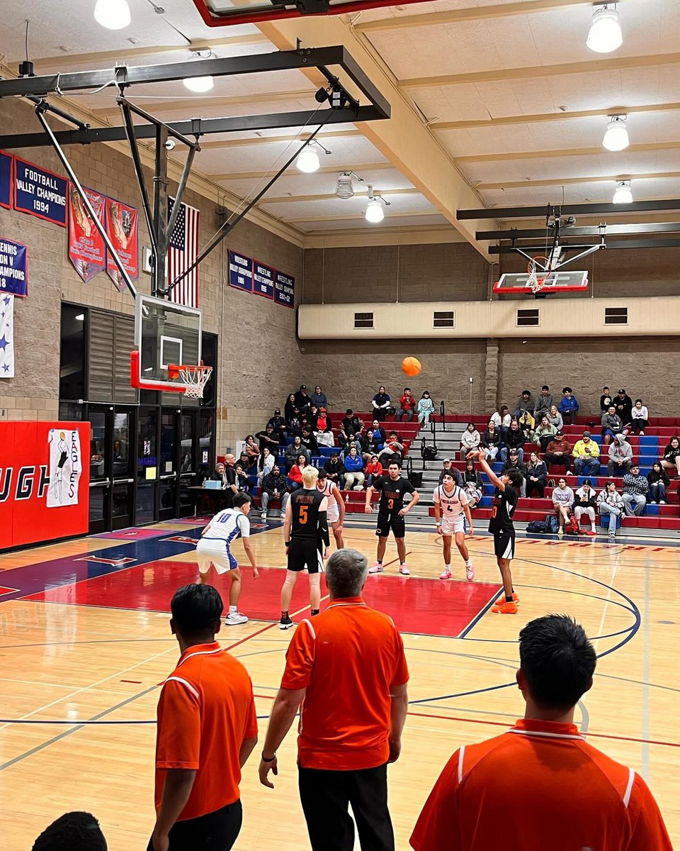 chstoads's tweet photo. What a night for Jaden Pena yesterday. At the end of the first half he had a career high of 35 points. By the end of the game he had a total of 51 points which is the new Horned Toad School Record! Just WOW! #toadpride https://t.co/vTe8YCnjfH