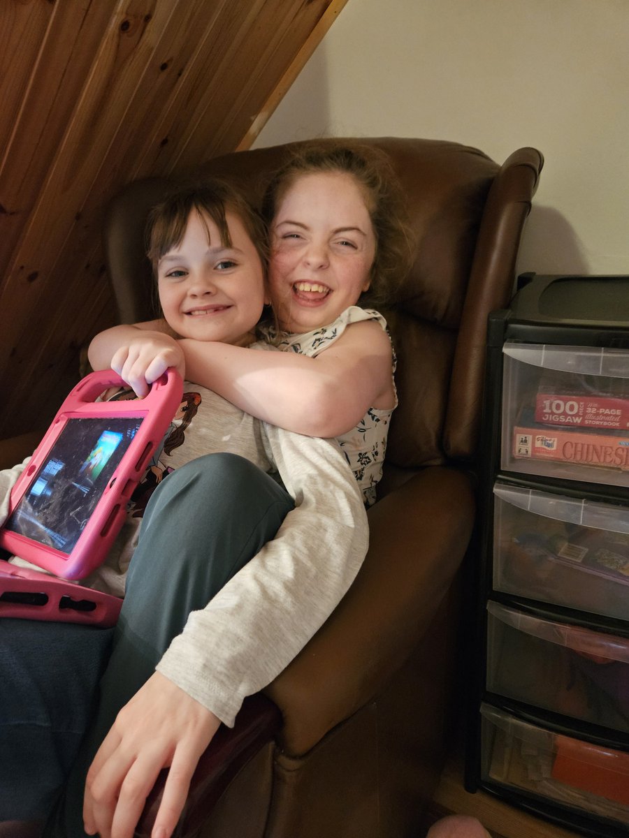 HannahMeIDD8P's tweet photo. Happy 11th Birthday to my best big girl Hannah. What better way to celebrate than being almost 11 months #seizure free ❤️ She was delighted with her talking #MrTumble this morning. #LGS #SCN1B #LennoxGastautSyndrome #InvDuDel8p @_JustinFletcher https://t.co/p13zdohHl0