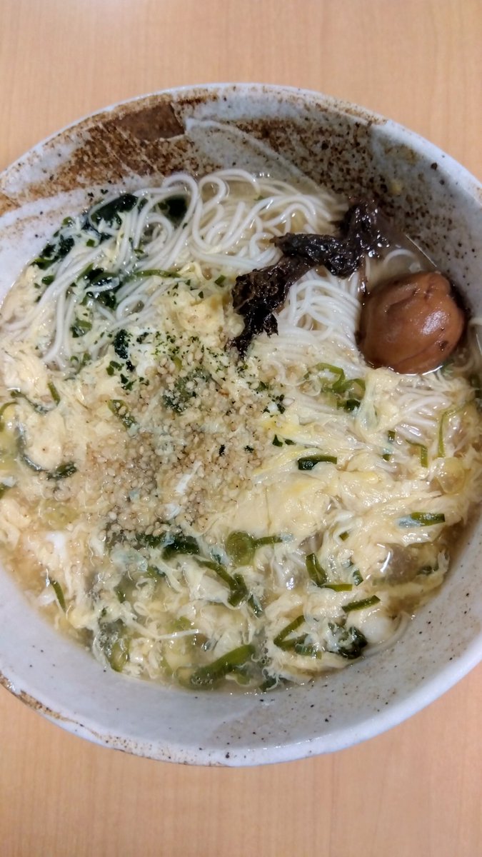 06take_it_easy's tweet photo. ・パパロンチーノ🍝
・ぜんざい
・コロナでしんどいからかき玉丹にゅうめん🥚

#献立の共有
#お https://t.co/B2FjwejAb1