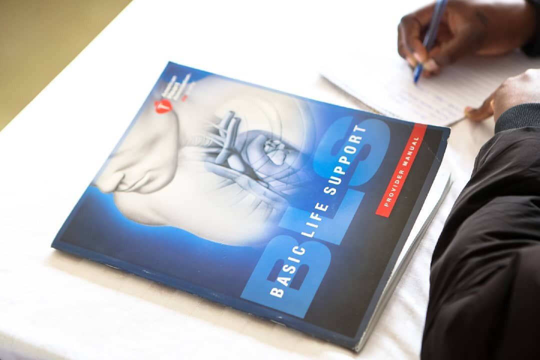 KijabeHospital's tweet photo. Our 2024 emergency courses training intake is ongoing!
Book your slot today in: 

💙 Basic Life Support (BLS)
💪 Advanced Cardiac Life Support (ACLS)
👶 Pediatric Advanced Life Support (PALS)
🌐 National HIV Training Curriculum (NHITC)
🔍 TB in the Era of HIV
🌼 Palliative Care https://t.co/B7JBytgsST
