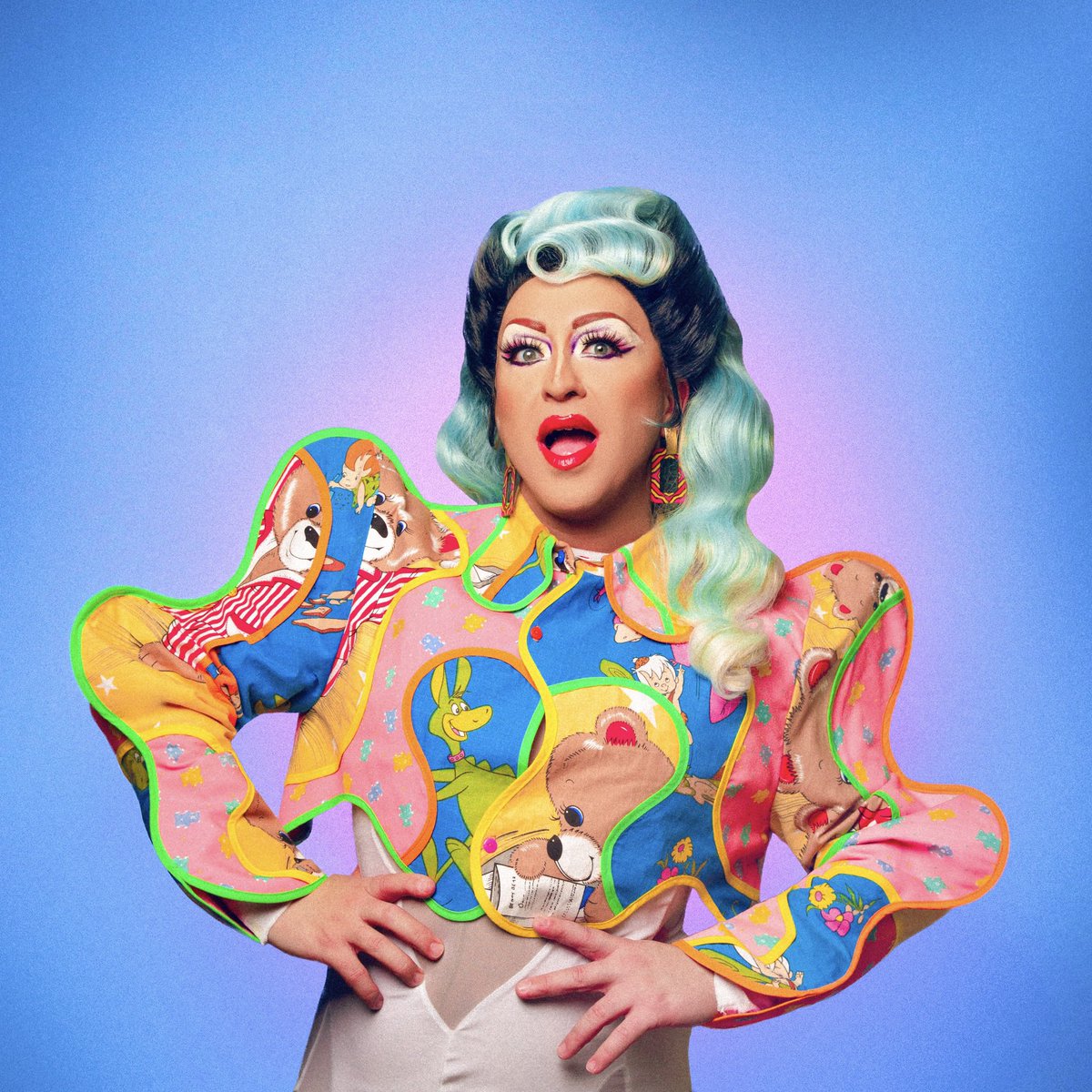 aritzdelahera's tweet photo. Chaquetita custom DELAHERA para el icono @PupiPoisson 💛

Llenita de color y de formas divertidas como siempre 🌈🫶🏻 https://t.co/ZsUPipUY1S