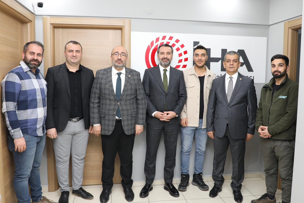 📍 İhlas Haber Ajansı (İHA) 

10 Ocak Çalışan Gazeteciler Günü münasebetiyle Milletvekillerimiz Sayın Prof. Dr. Erol Keleş ve Sayın Ejder Açıkkapı ile birlikte, 

İhlas Haber Haber Ajansı Elazığ Bölge Müdürü Sayın Aydın Yorat ve çalışma arkadaşlarını ziyaret ederek çalışmalarında