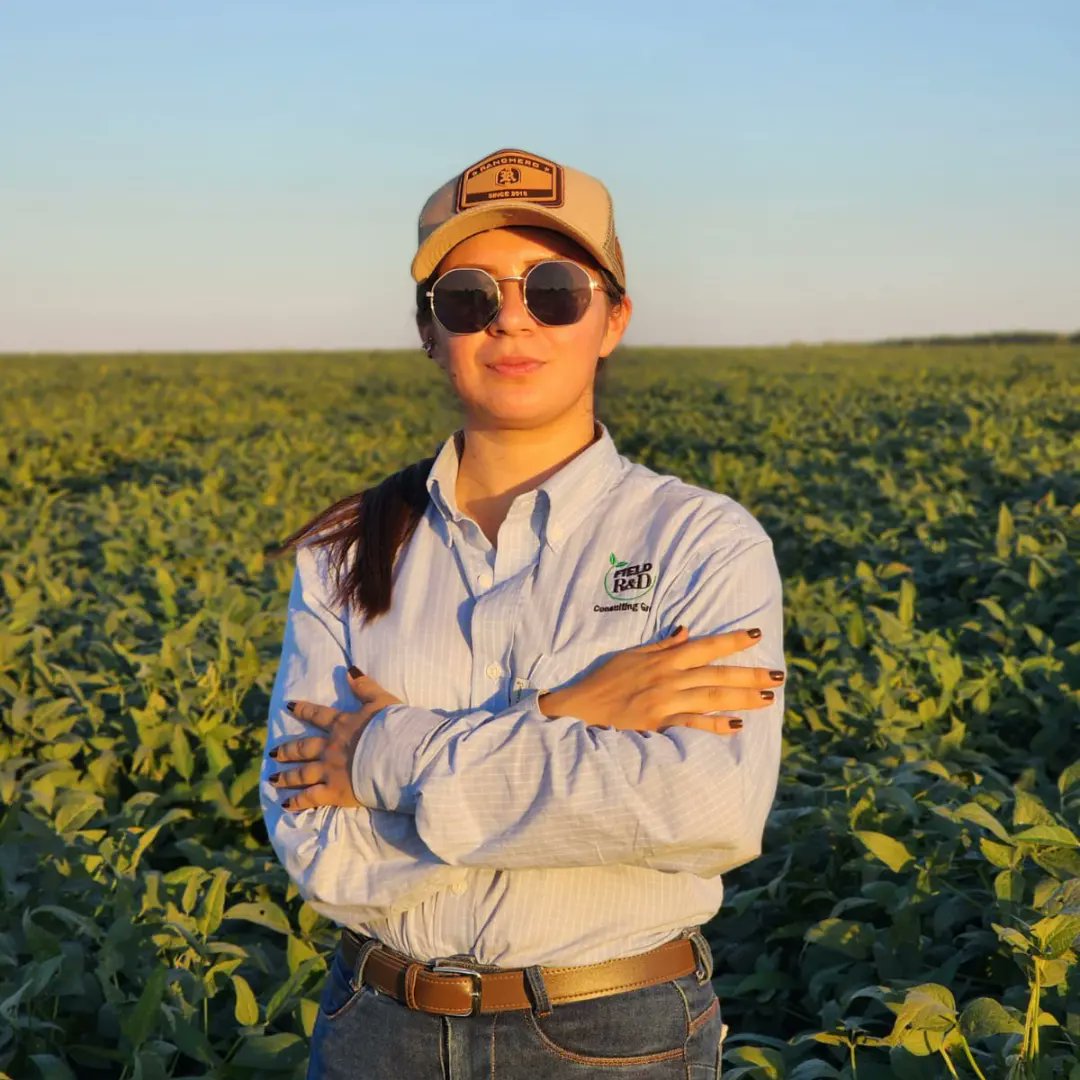 alcarojasmarlee's tweet photo. Otra más con mi equipo!🙌🏼💪🏻
#MotinoreodePlagasyEnfermedadesenlaSojaPy🐛🐛🐞🐞🔍#FieldR&D Consulting Group 🌱
📍Dr. Juan Eulogio Estigarribia, Campo 9 🇵🇾 https://t.co/sQGxfQ3jQd