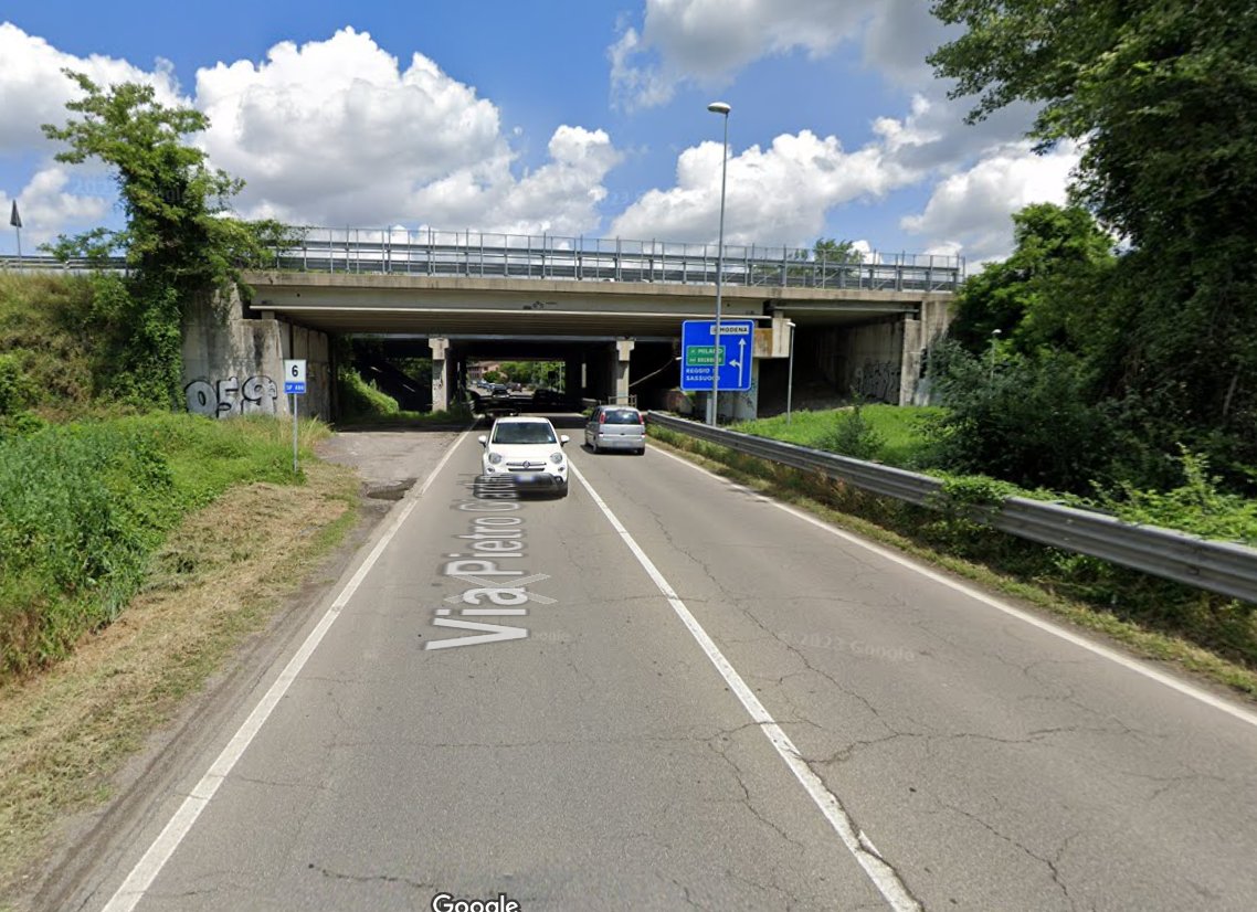 provinciamodena's tweet photo. LAVORI IN CORSO
Sulla #sp486 “via Giardini” a #Modena, nel tratto sottostante il cavalcavia autostradale a Saliceta s.Giuliano, dalle 22 di mercoledì 10 fino alle 6 di giovedì 11 gennaio senso unico alternato per intervento di #Autostrade per l’Italia. https://t.co/O0BLKPeRp9