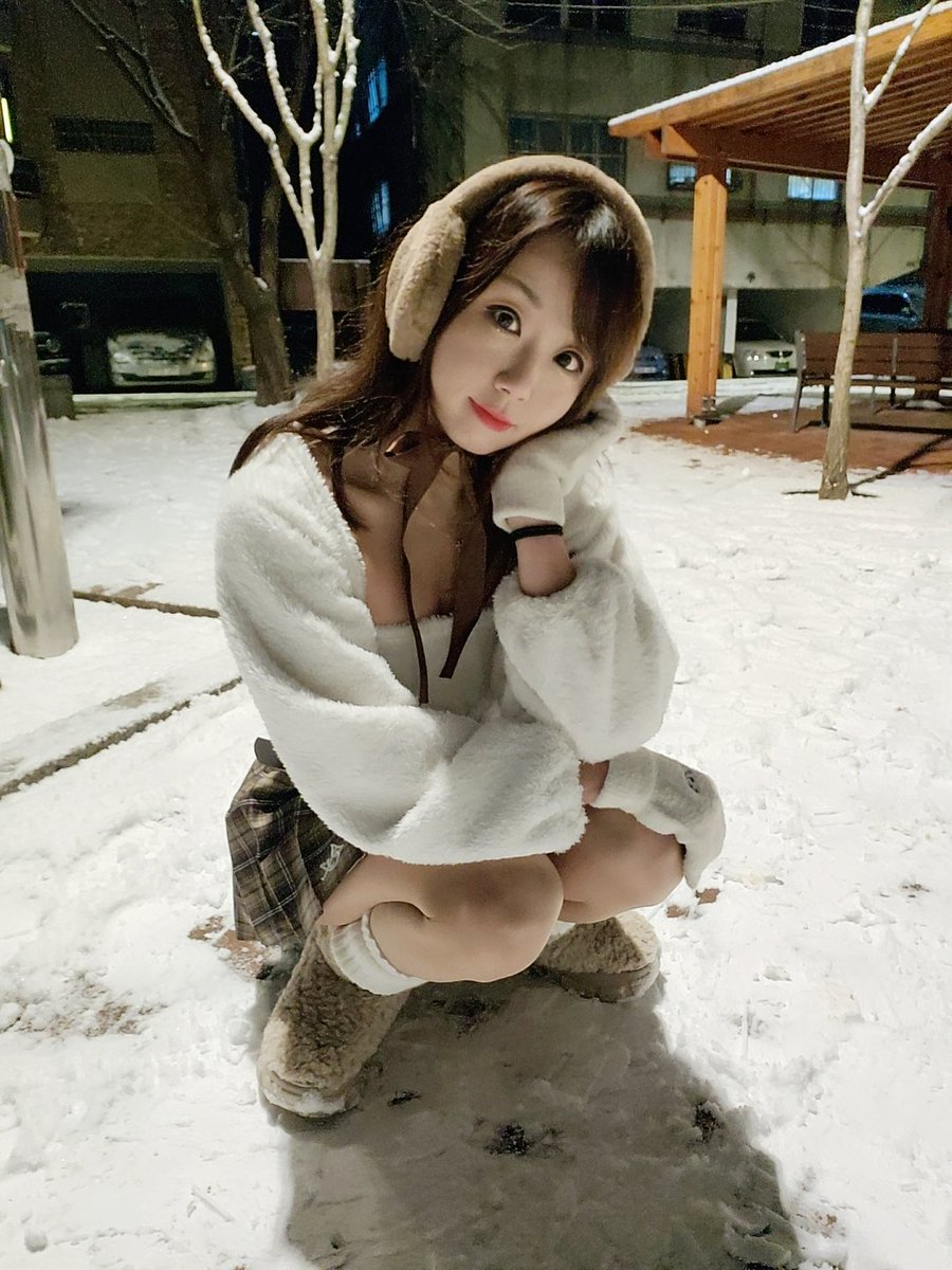 candydoll77's tweet photo. 눈 ❄️❄️☃️☃️❄️❄️ https://t.co/DjdUtZAiL1