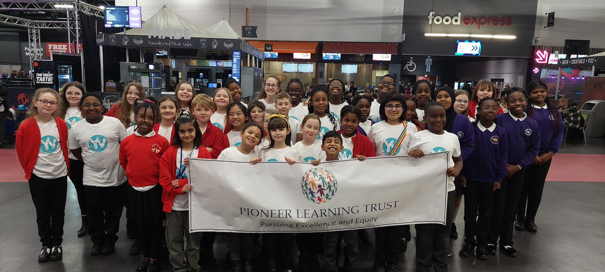 JoanneLunn7's tweet photo. Ready for @YVconcerts 2024 with @chantryprimary @SouthfieldLuton @WhitefieldLuton @pioneer_trust 😁😁🎵🎼 https://t.co/qT2CLpze5f