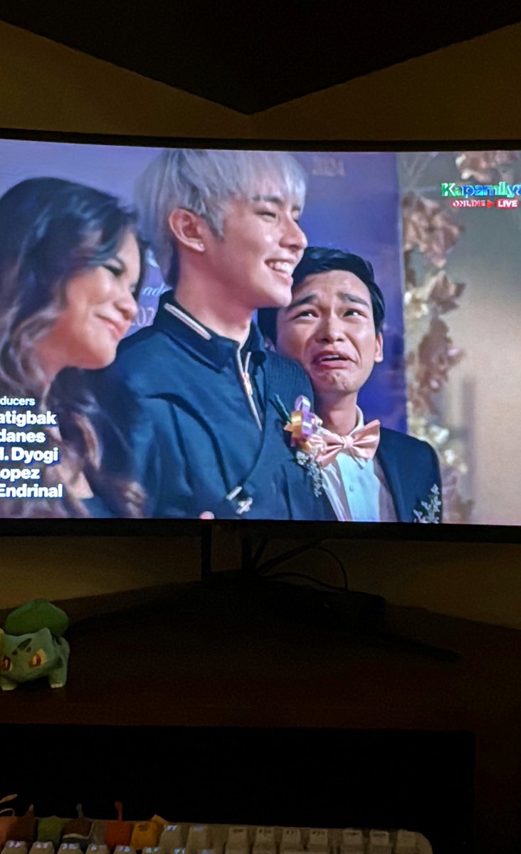 justintdedios's tweet photo. Naki Bazinga lang po tapos umuwi na, past bed time ko na po kasi. #JustinInSeniorHighEp98 https://t.co/U5rCtkouID