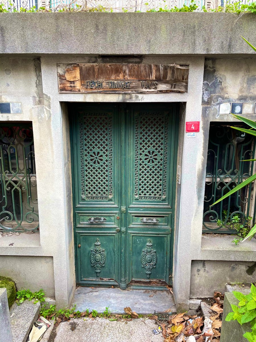 İstanbul/Kuruçeşme 

1870’li yıllarda II. Abdülhamid’in Ermeni doktoru Bier tarafından yaptırılan Fethi Tınmaz Yalısı