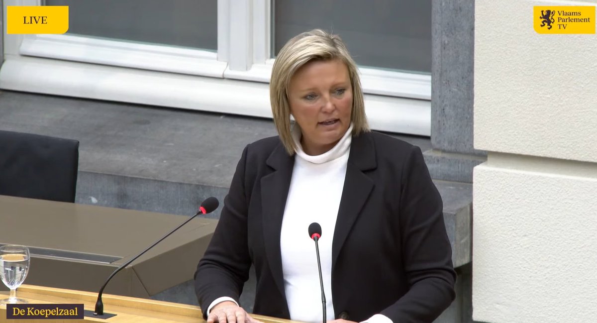 💬“Ik citeer minister Peeters: ‘Alle vertrouwen dat het op 6 januari zal lukken. We gaan voor meer efficiëntie, klantvriendelijkheid en stiptheid.’ Misplaatste arrogantie? Wereldvreemdheid? Naïviteit?”, klinkt het bij <a href="/elsrobeyns/">els robeyns</a> (<a href="/vooruit_nu/">Vooruit</a>)

📺Live op Vlaams Parlement TV