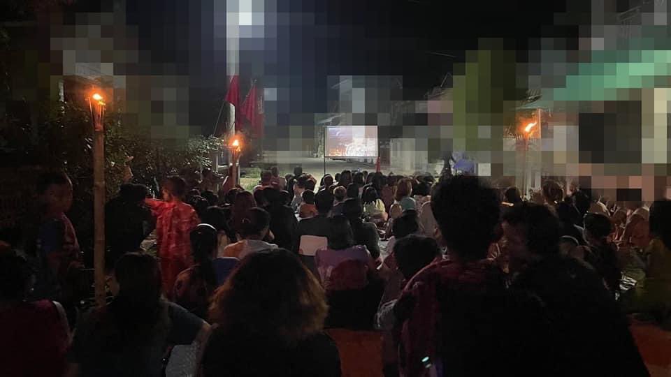 KYITHAR95368969's tweet photo. Led by Democracy Movement Strike Committee-Dawei , Student Union and local residents from a village of #LaungLone Twp, joined demonstration and showed revolution film to oppose the #MilitaryDictatorship on Jan10.

#HelpMyanmarIDPs     
#2024Jan10Coup  
#WhatsHappeningInMyanmar https://t.co/npADG8z1FG