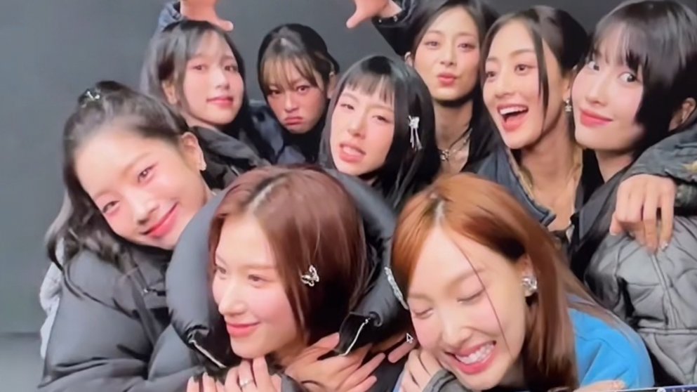 godmitzu's tweet photo. 9WICE IS THE CUTEST FAMILY 🥺 https://t.co/GeKOmY6xig