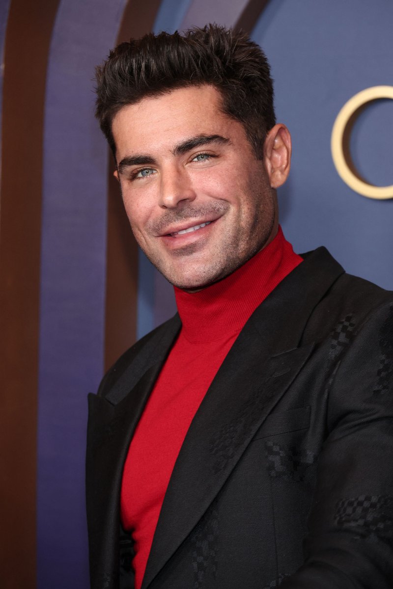 zacefron_net's tweet photo. the most beautiful man!! 😍 https://t.co/1AkDuvWPbv