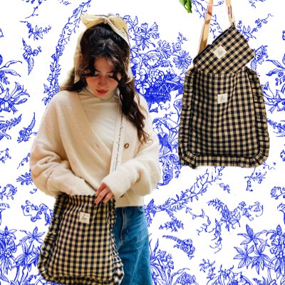 social_projects's tweet image. #NewProfilePic I designed 3 bags for my PARIS bag collection -  available now. Perfect gift for #valentinesday2024 #ValentinDay #shippingworldwide #giftsforher