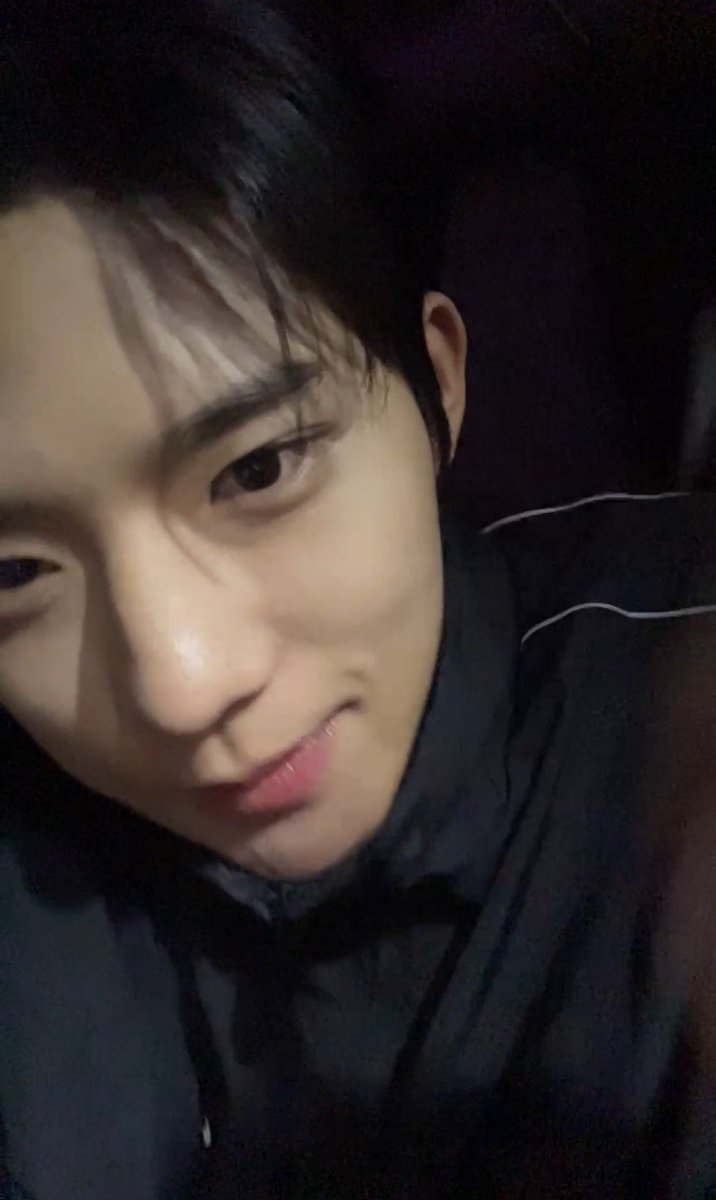 풀잎 tweet media