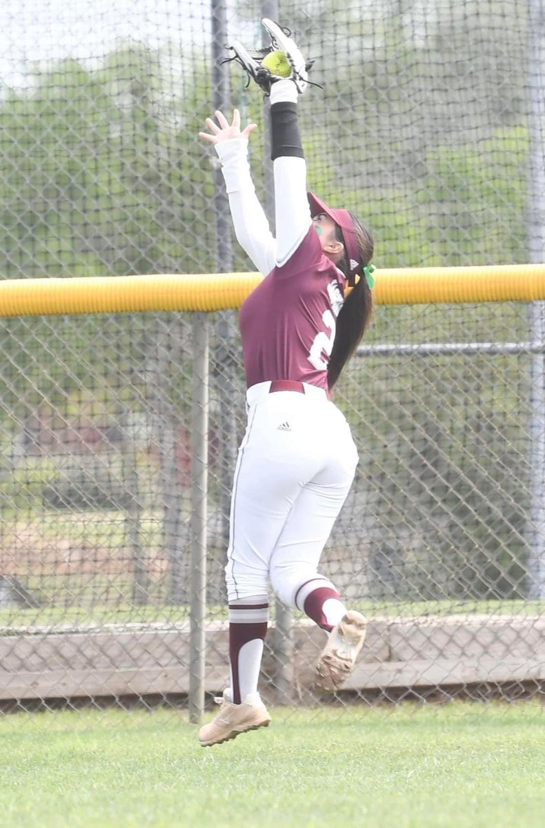 Flojagsoftball's tweet image. JAGS with their “NO FLY ZONE”…… she’s holding her corner down!!! 

2 DAYS…… till GO TIME!!!
#WeCannotWait
#ItMatters
#TI
#JagNation
#ThisIsOURYear