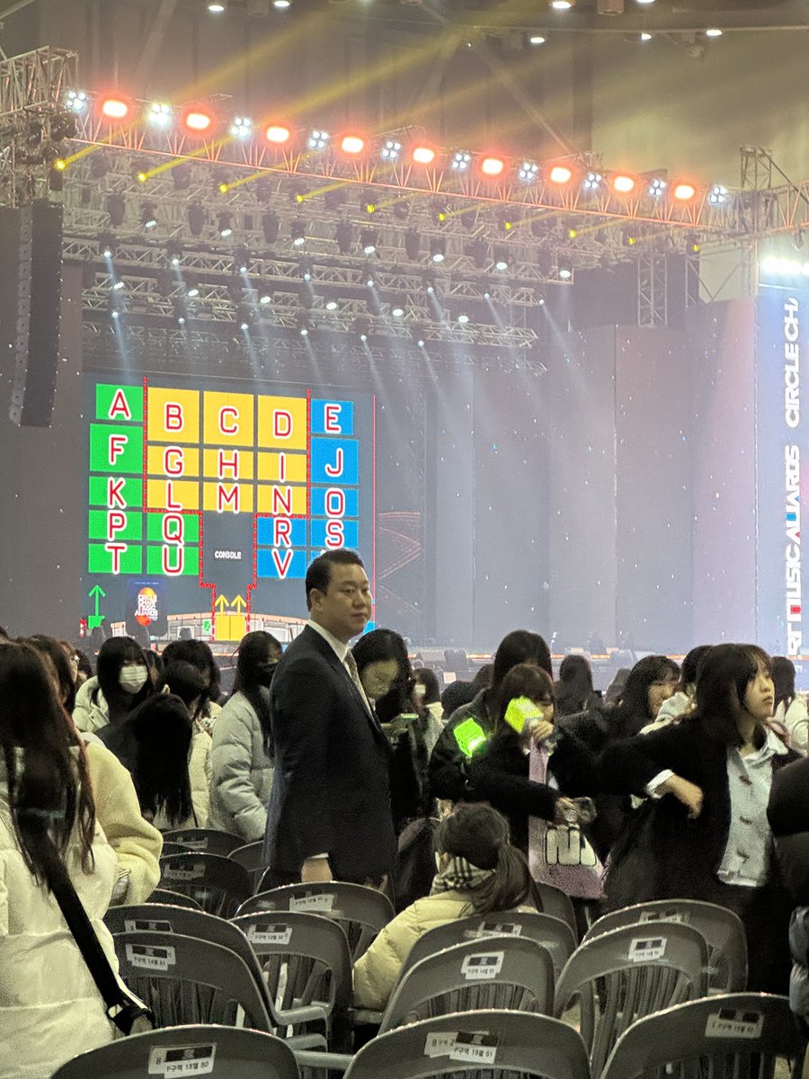 beom_young03's tweet photo. 와… 죽어나간다 https://t.co/ewj1Wi8wzu