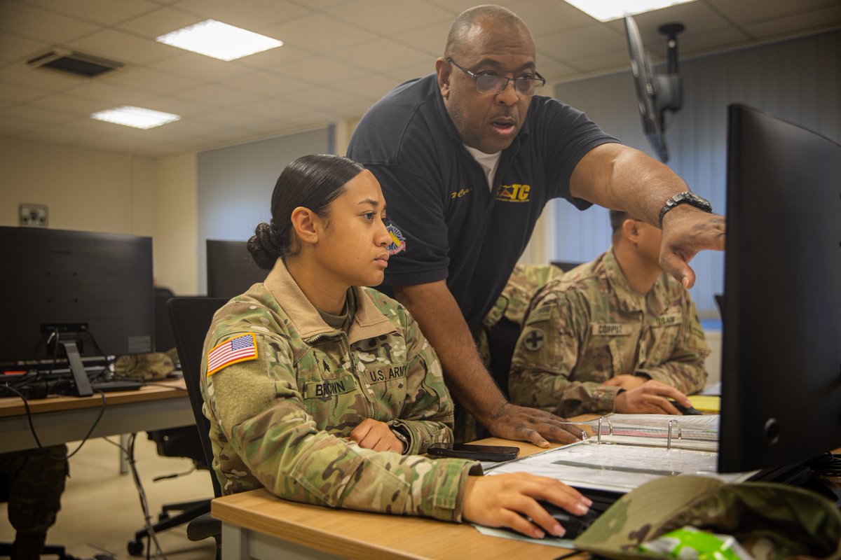 7thATC's tweet photo. @USArmy #Soldiers assigned to various units conducted the Joint Aircraft Load Planning Course at the Combined Arms Training Center (CATC) in #Vilseck #Germany, Jan. 10.
πΈ Spc. Adrian Greenwood
#StrongerTogether #TrainToWin #BeAllYouCanBe #ReadinessFirst https://t.co/UIFViSjiav