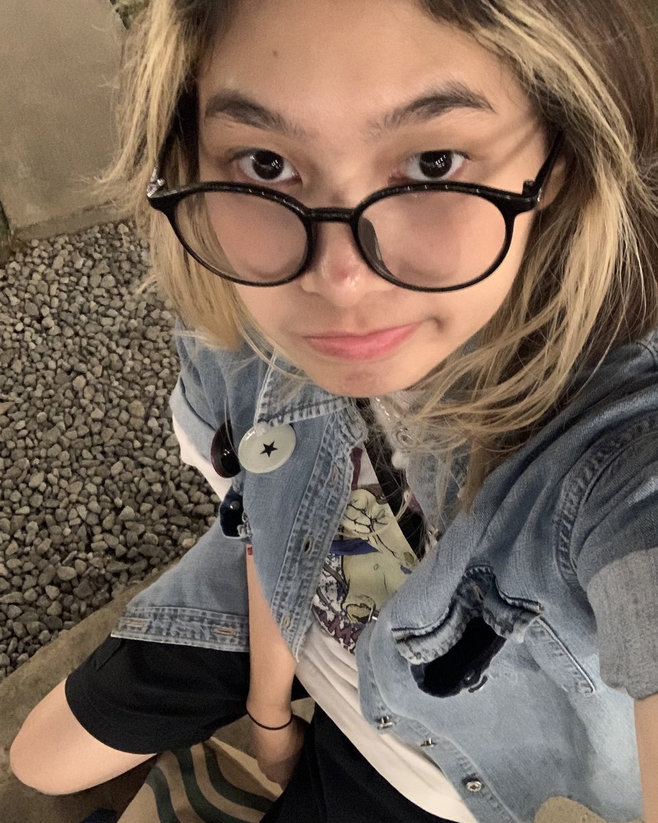 cuteysana's tweet photo. duo bokem 

#OnceSelcaDay #OSD #chaeyoung @JYPETWICE https://t.co/VXukTJq9gF
