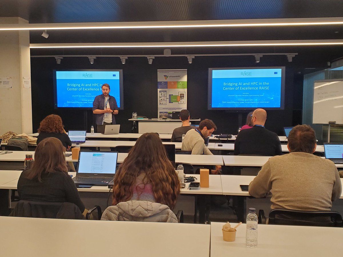 eFlows4HPC's tweet image. A. Lintermann from @fz_juelich presents @CoeRaise during our workshop today highligting #ArtificialInteligence for #HPCsystems.  #softwaredevelopment