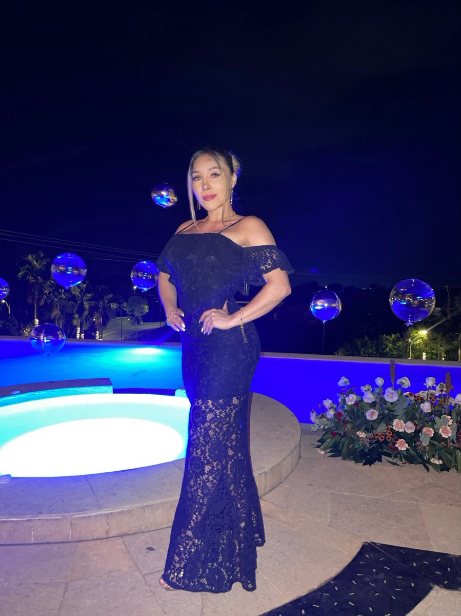 CaroMonar's tweet photo. ✨🥂✨ https://t.co/ZZeh6Pv6n1