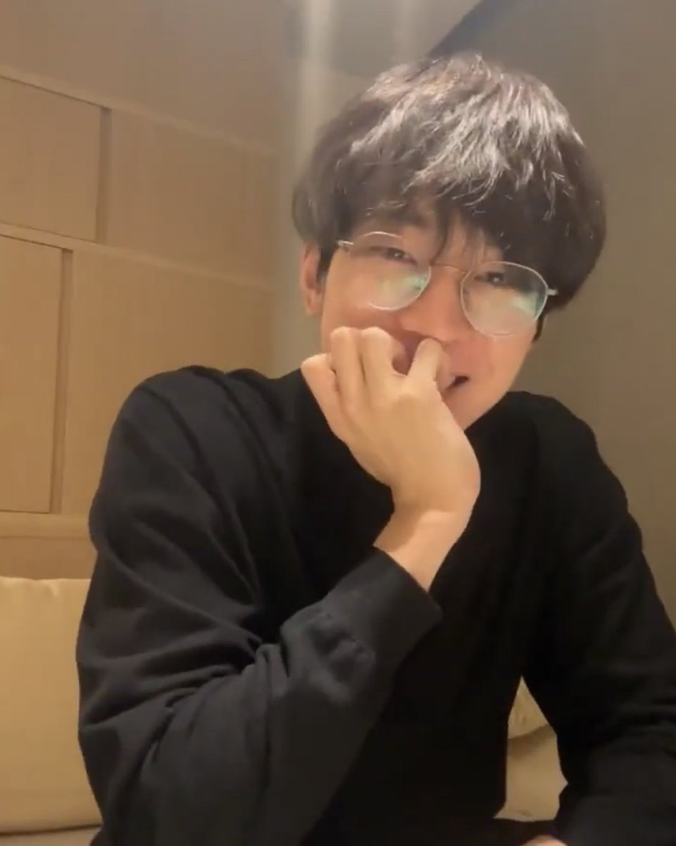 어머ㅆㅂㅋ.
냥발웃음이엿대