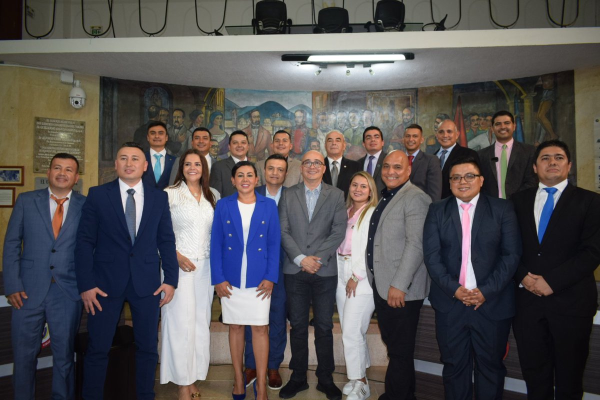 📣 El pasado 2 de enero se posesionaron los 19 concejales de la ciudad de #Ibagué 💛💚❤️

<a href="/soyconservador/">Partido Conservador</a>
-Arturo Castillo Castañeda
-Carlos Mauricio Beltrán 
-Joshep Martín González
-Sandra Milena Varón
-Víctor Alfonso Ortíz
-Jorge Luciano Bolívar