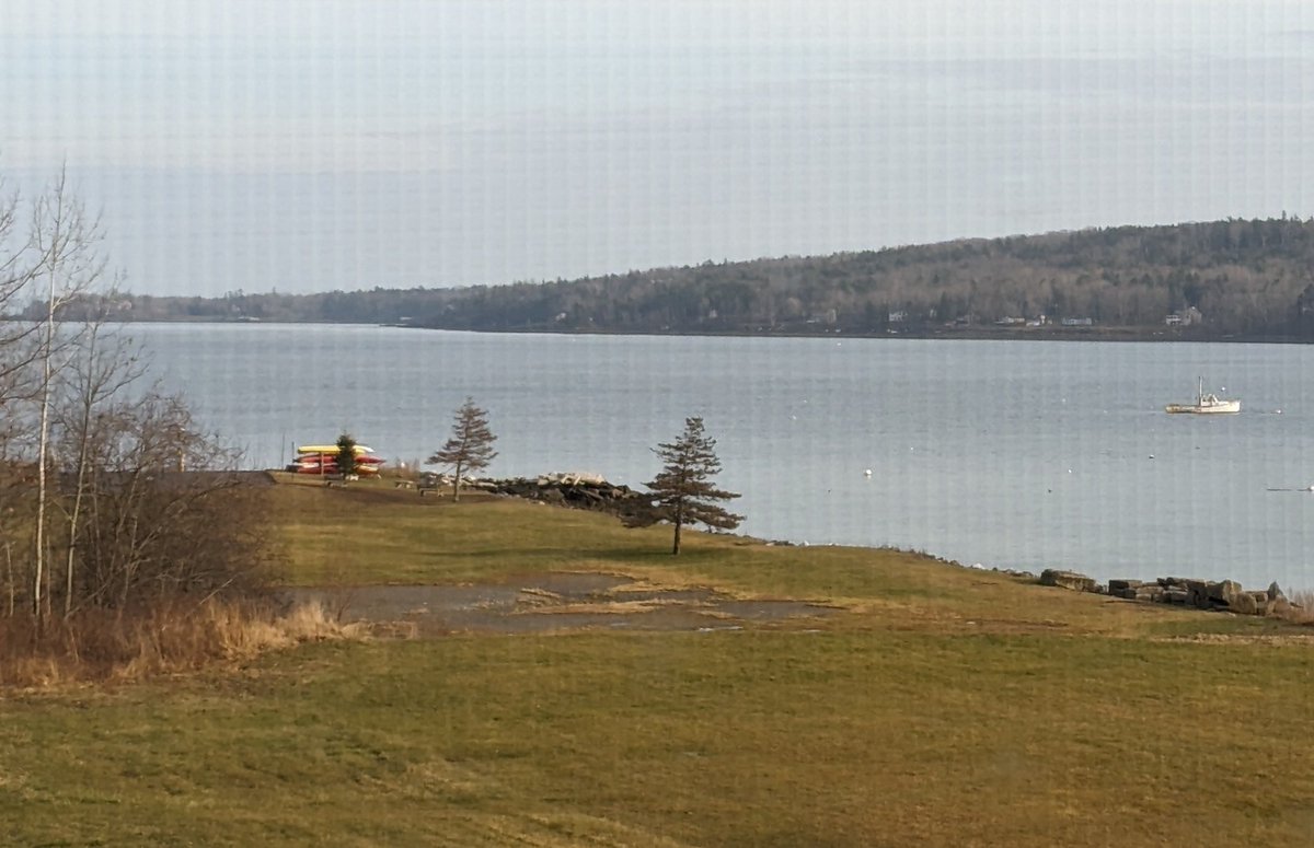 hobbit_sg's tweet photo. Storm surge has completely swallowed a dog park in Rockland! For comparison is a picture of a normal day. @WMTWTV https://t.co/QSycJ4mczC