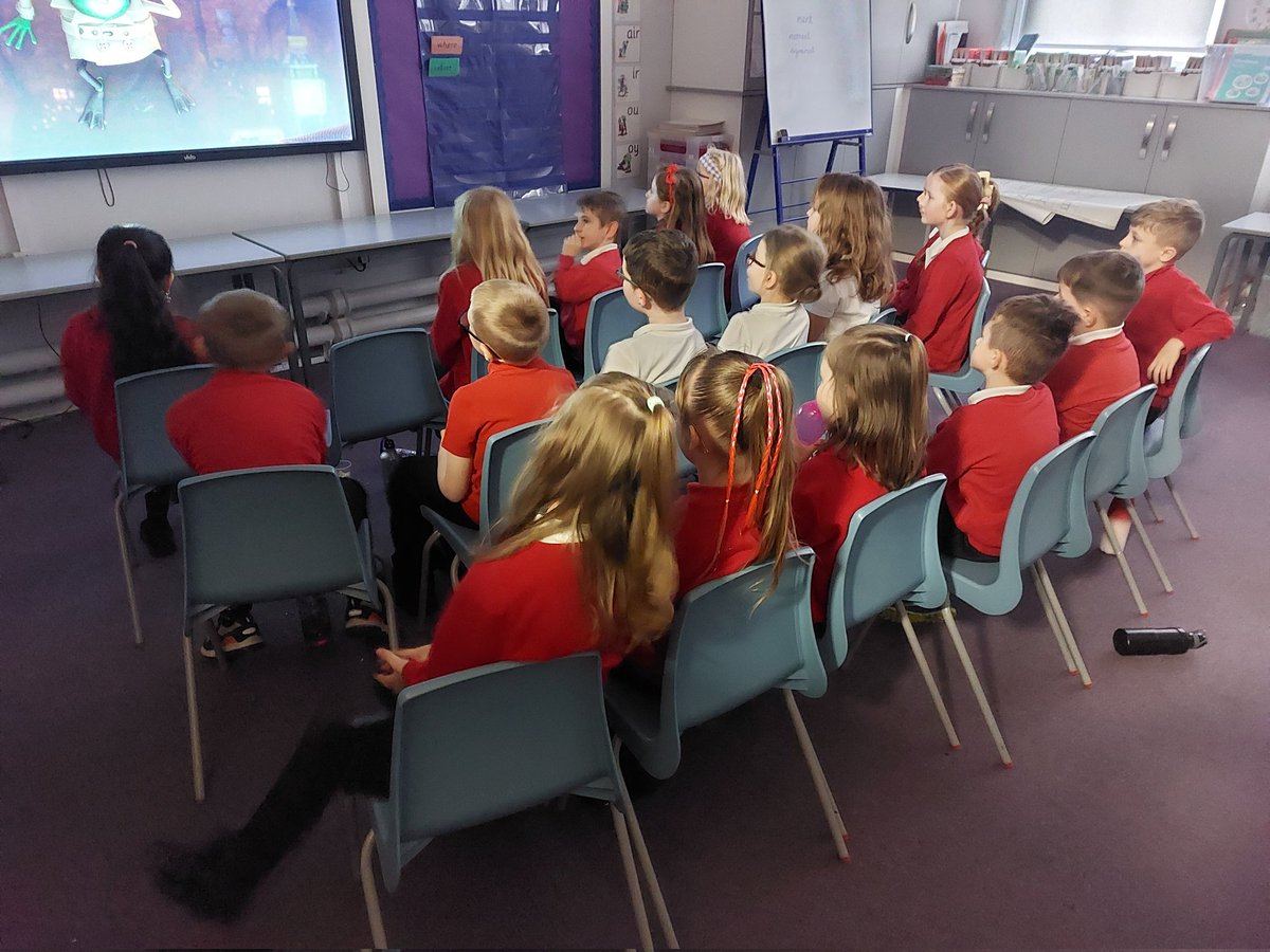 rjsyear3's tweet photo. STEM group and Cinema Experience group 🥰 https://t.co/wqxclKDG9B