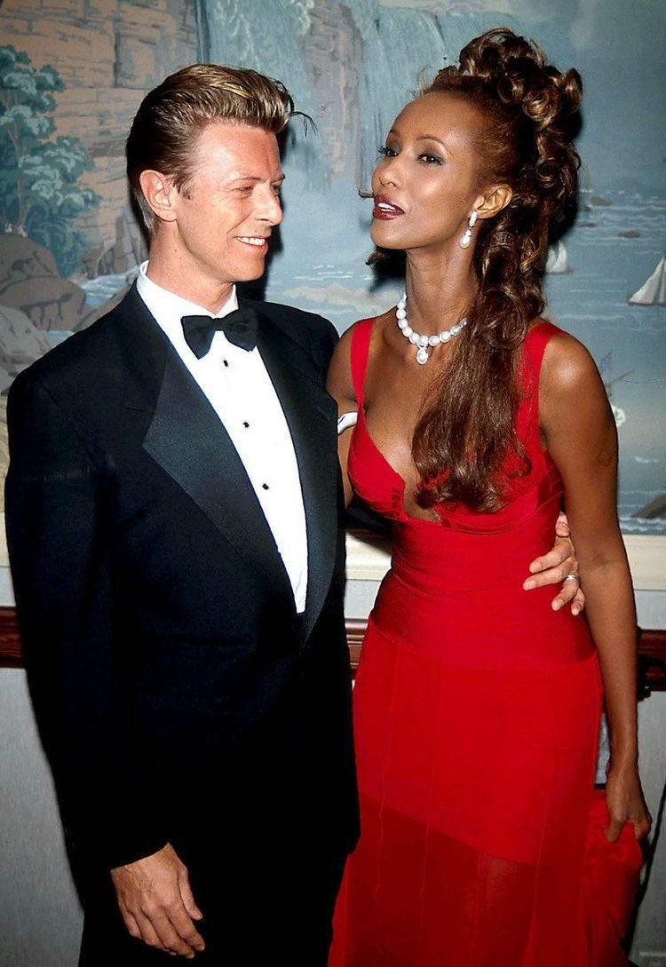 IMANARCHIVE's tweet photo. 8 years ago today, the world lost a visionary, the singularly most significant, innovative, and influential artist of all time, may david bowie continue to rest in peace. ❤️🕊️ https://t.co/9DxmMMD85x