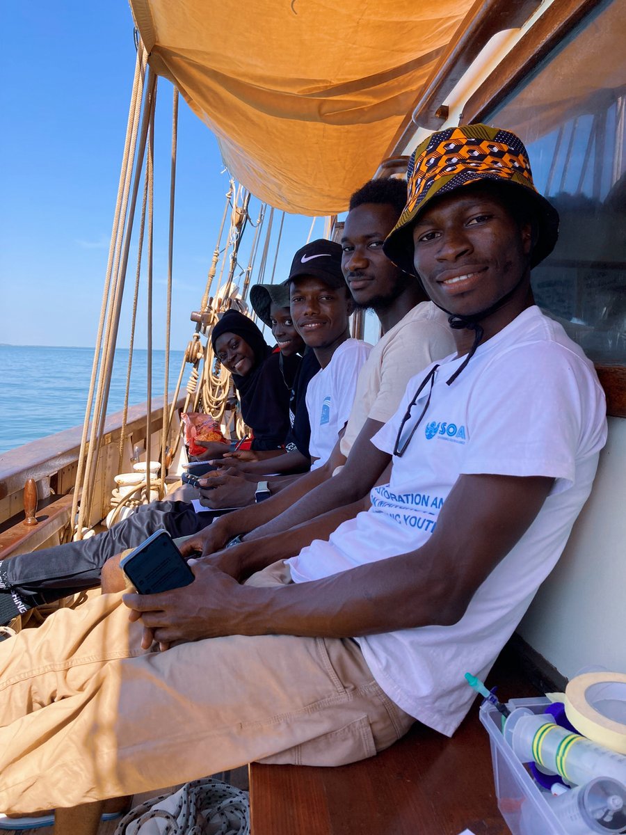 pacifique_ch's tweet photo. ☀️Successful first day of #sampling with a team of 9 Gambian students working alongside prof. Kam Tang from @SwanseaUni
Fleur de Passion has travelled 10 km upstream from Banjul and continues its journey on the River #Gambia.
with @UNIGEnews | @sciences_UNIGE et @institute_great https://t.co/igN8ymcx6y