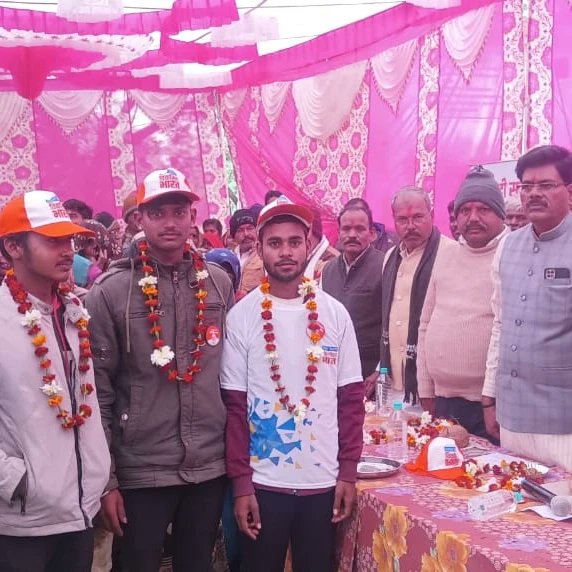 Monasahu2002's tweet photo. #विकसित भारत संकल्प यात्रा #के अंतर्गत तहसील कुरवाई के ग्राम पंचायत नगवासा  के ग्राम सांकरोद में *संकल्प पत्र,माय भारत वोलेंटियर व क्विज प्रतियोगिता* में जनसेवा मित्र टीम कुरवाई ने अपना पूर्ण योगदान दिया
@CMMadhyaPradesh @CMYIP_ @Connect_Lokesh @Iamanshulsaxena @AIGGPA https://t.co/8nDd1eg04P