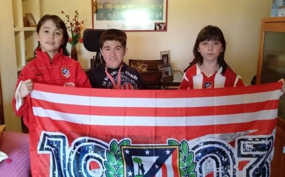 cestaatleti's tweet photo. "Desgraciadamente ayer nos tocó a Danny y a mí tomar la decisión que es sin lugar a dudas la más dura e insoportable de nuestra vida! 
Dejar desplegar sus alas a nuestro amado hijo ADRIAN ♥️♥️♥️, "
Hasta siempre, Adrián. 
@mpazadrian https://t.co/TaFuhQs4HU