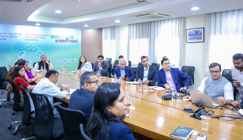 PriyankKharge's tweet photo. Had a detailed brief by @DeloitteIndia to accelerate :
- Skilling &amp; Talent Upskilling
- Global Capabilities Centers 
- Asset monetization of Panchayats 

Govt of Karnataka is looking at out of the box solutions to remain leaders in these fields and lead by example. https://t.co/G99rNWYPSI