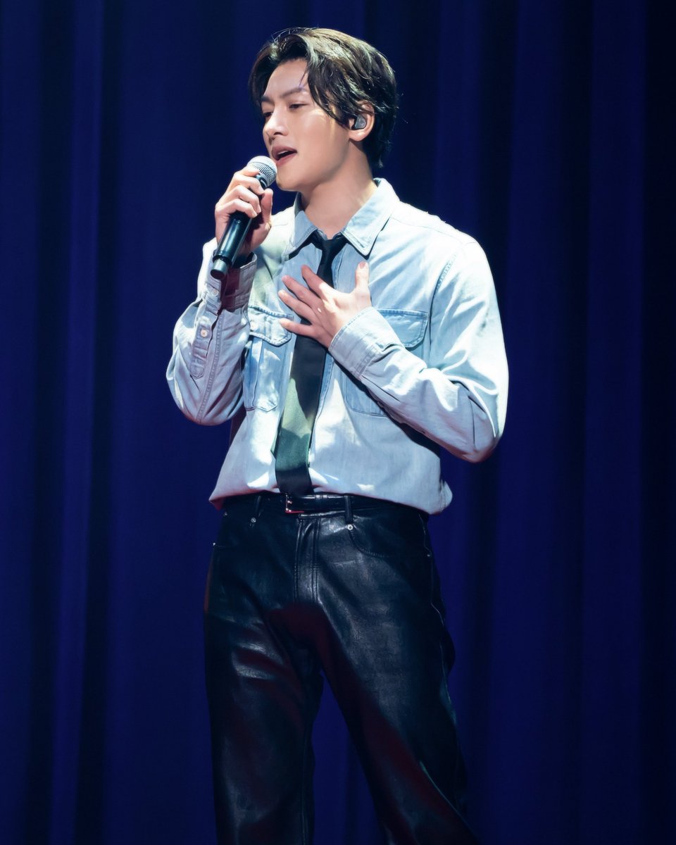jcwcontent's tweet photo. ji chang wook with long hair hits different. https://t.co/ru1vlqIn0Q