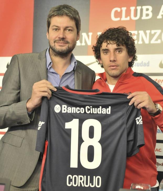 AgustinRossi3's tweet photo. @Sebas_Suane1908 Qué manera de putearlo al charrúa https://t.co/J8feKzJWKG
