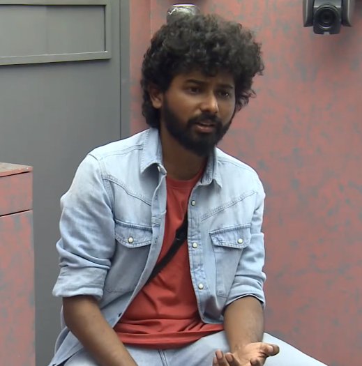 RazzmatazzJoe's tweet photo. Yaaru Saamy Nee !! 
Yov #SaravanaVickram Ennaya Ippdi Pandra 😂

#BiggBossTamil7 #BiggBossTamilSeason7 #Biggbosstamil https://t.co/vyv2KyPSDR