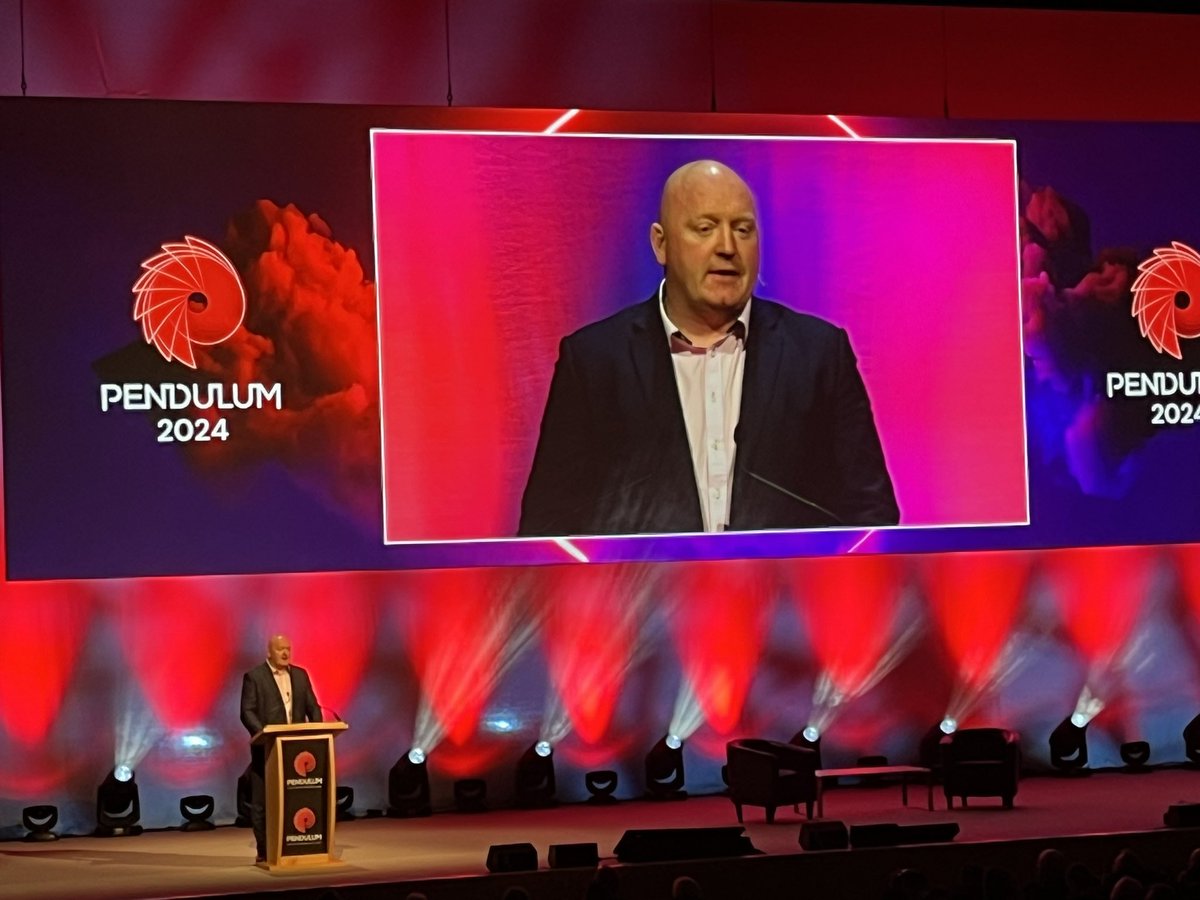 shinyshella's tweet photo. Amazing day so far at the @PendulumSummit Wonderfully compèred by @MandyHickson Exciting to hear from @jacnienaber interviewed by @bernardjackman about the mindset and vision of achievements. ‘Constraint is fertiliser for creativity’. #PendulumSummit https://t.co/11phqoNnoE