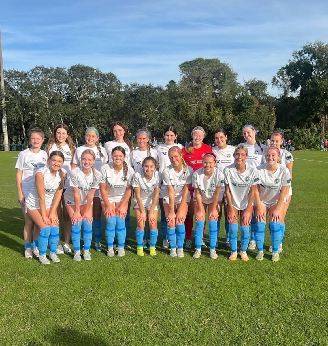 sammarie_busch's tweet photo. Overall a very good weekend at ECNL-RL FL. My team and I went 2-0-1 and played some great teams. Thanks for all the colleges that came out to watch us! https://t.co/zKbLh2O15T