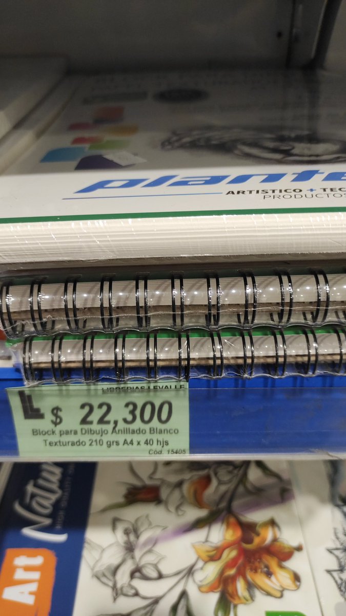 DocProgramador's tweet image. Estoy en la librería. Me va a dar algo. Ni dibujar un ratito se puede. Es ridículo.