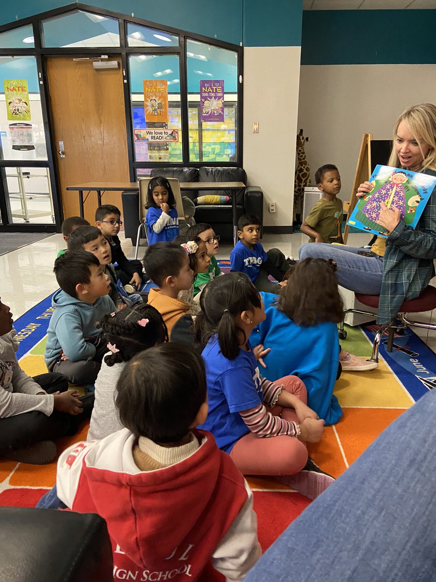 MrsMontegudo's tweet photo. We love story time! @HebronValleyES #storytime #lisdreads https://t.co/6T9r55mohg